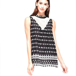Pleione Blouse Black and White Sleeveless Top printed embroidered small
